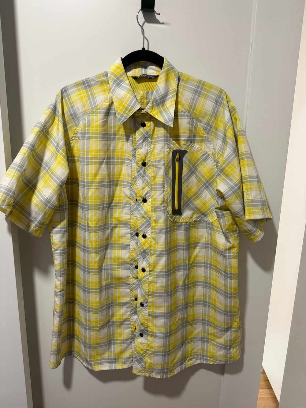 Blacktip Nice Catch Men's Yellow Plaid Vented Short-Sleeve Shirt
